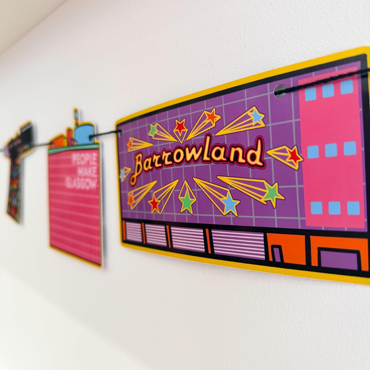 Glasgow Drawing Christmas Garland