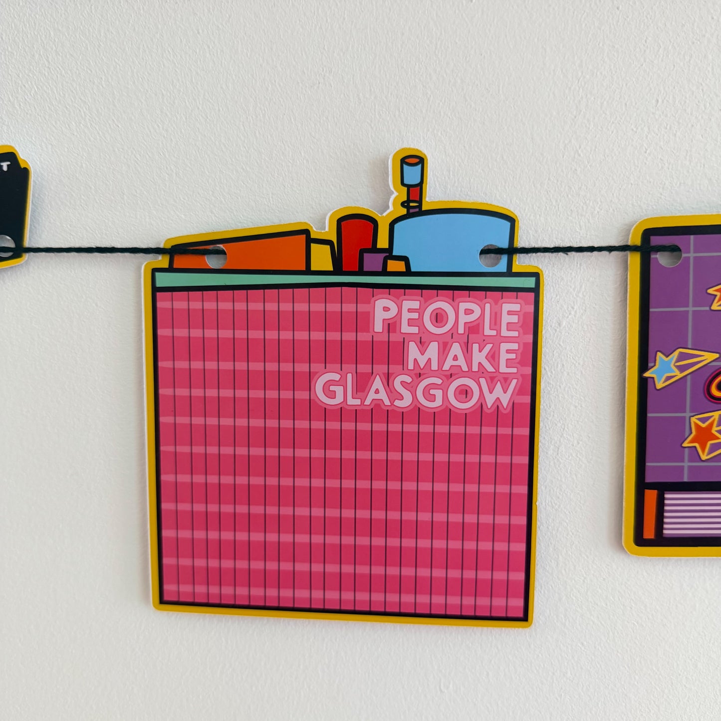 Glasgow Drawing Christmas Garland