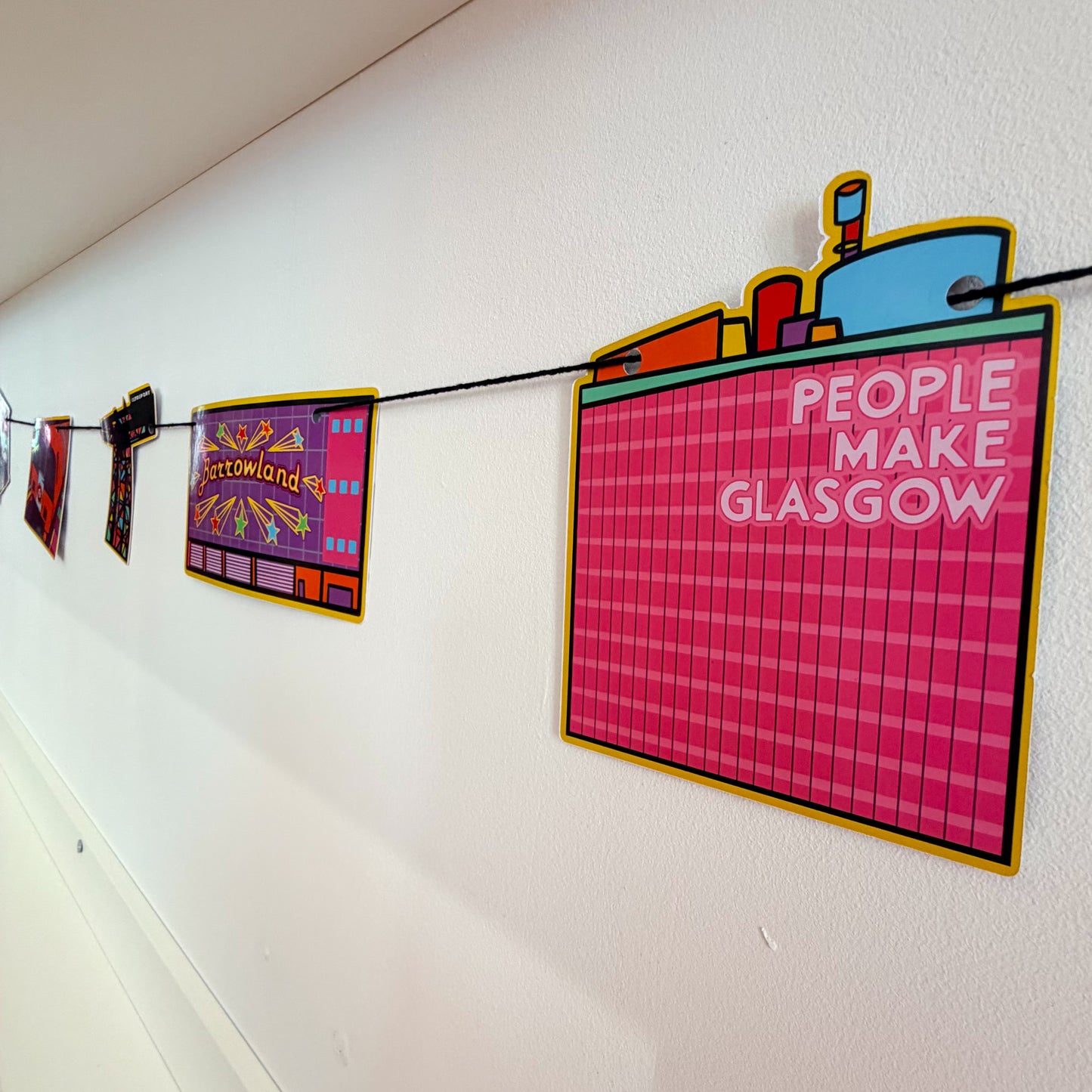Glasgow Drawing Garland